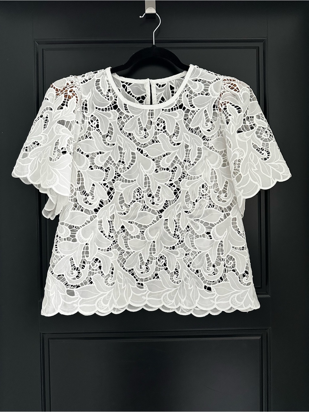 EXPRESS Women's White Puff Sleeve Cutout Short Sleeve Top, size medium.